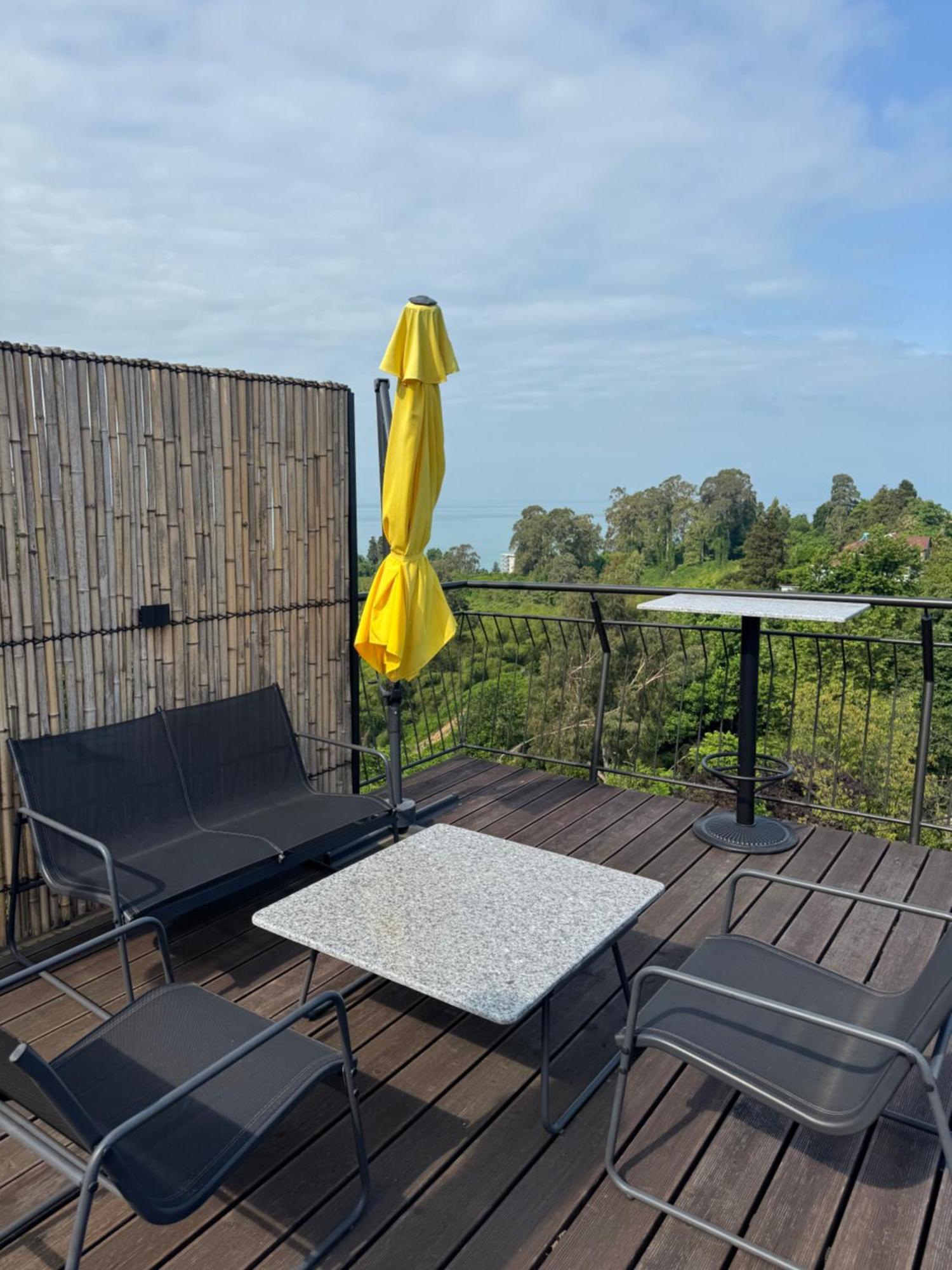 Agora Sundeck *
